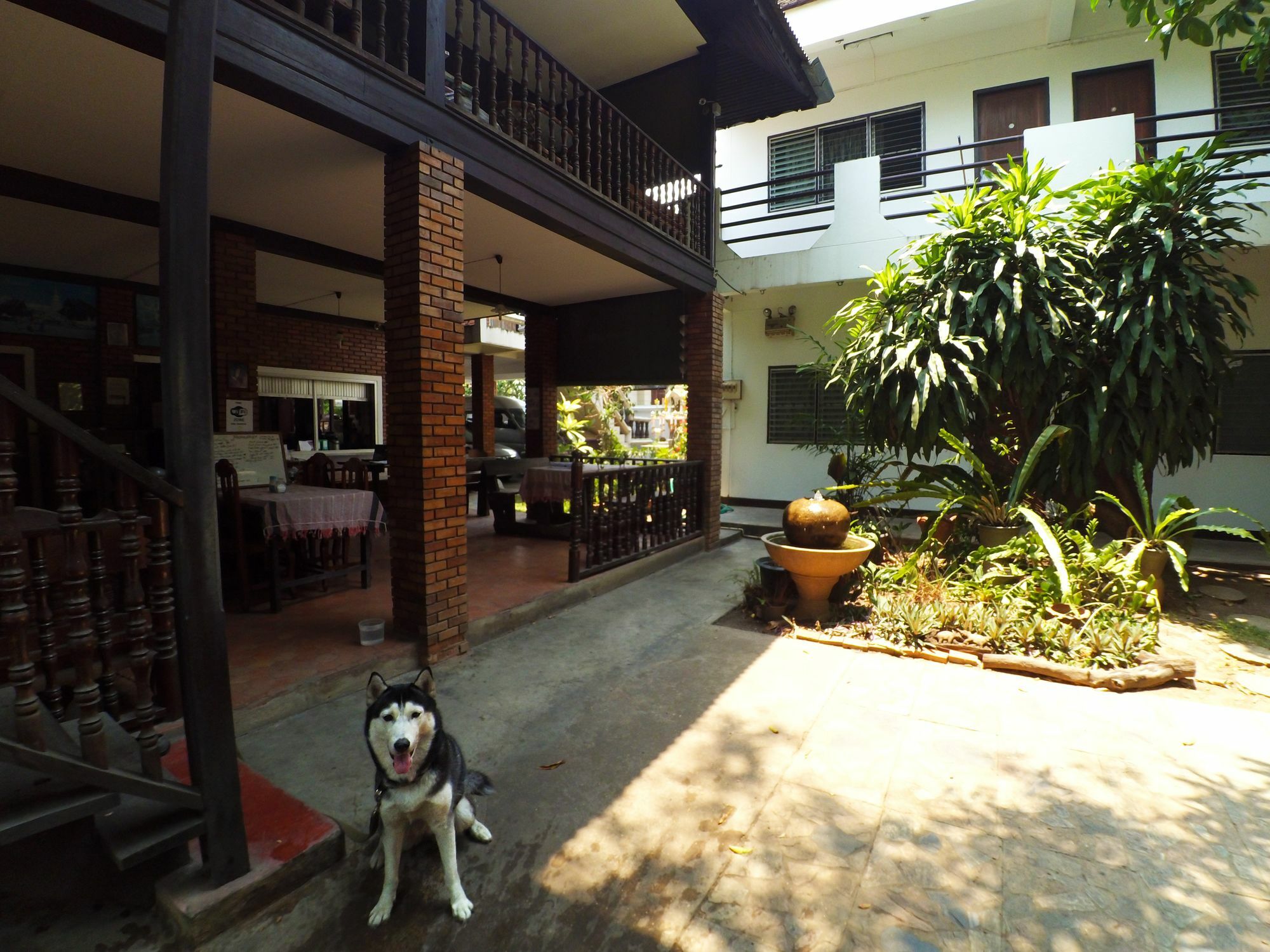 Sarah Guest House Chiang Mai Exterior photo